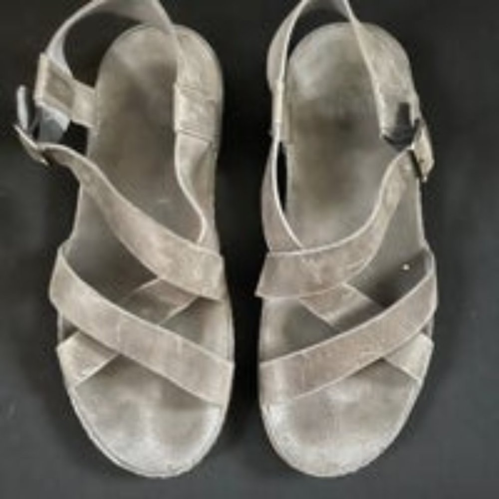 Chaco Wayfarer Gray Leather Sandals
